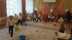 танец "Стирка" младшая группа