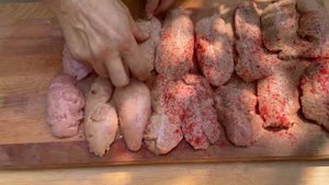 ДЕЛИКАТЕС Яйца Быка ШАШЛЫК. Готовим яйца быка на мангале-барбекю на шампурах.