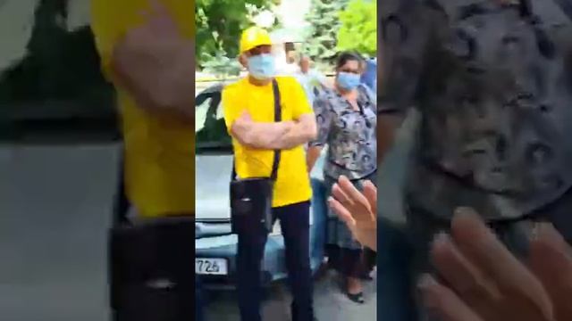 PAS / Раду Мариан на севере Молдовы. Ромы прогнали депутата смотреть онлайн