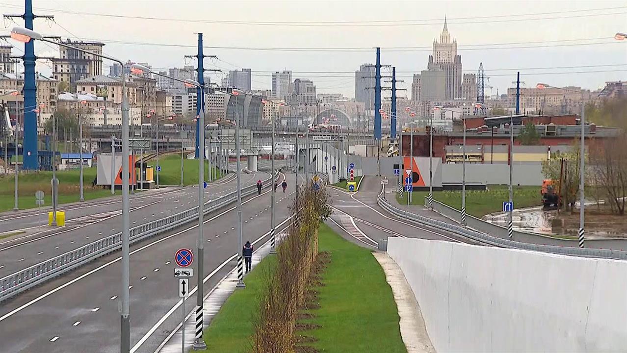 Проспект дорога. Благоустройство Кутузовского проспекта. Строящийся мост в Москве на проспекте Кутузовский проспект. Эстакадный мост панорама. Кутузовская эстакада Подольск.