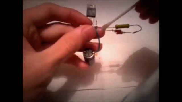 Как сделать простую схему задержки включения питания (Реле времени, схема плавного пуска) смотреть онлайн