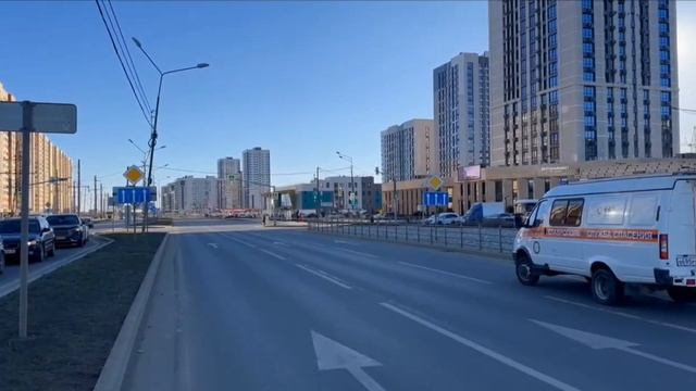 На проспекте Российском в Ставрополе ограничено движение из-за угрозы падения ЛЭП.