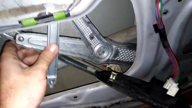 Сятие стекла и стеклоподъёмника Toyota смотреть онлайн