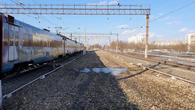 Разноцветный Аэроэкспресс, ЭД4МКМ-0001 по Бирюлёво с понимающей бригадой