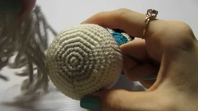 Вяжем волосы для куклы крючком (трессы) English subtitles смотреть онлайн