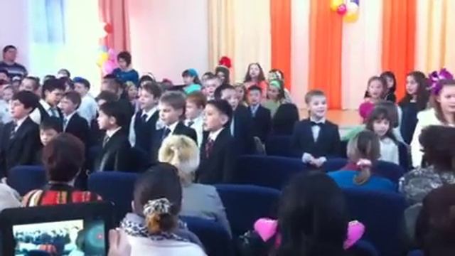 Поздравление на 8 марта смотреть онлайн