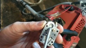 Не заводится бензокоса (мотокоса) - самая частая причина!