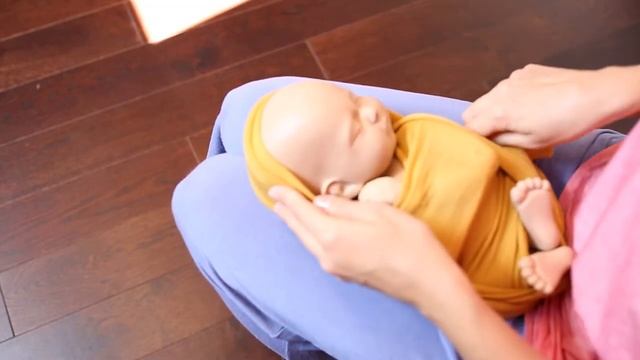 Фотосессия новорожденных. Пример обмотки для фотосессии. Показываю на кукле StandInBaby