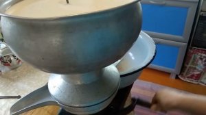 Сепарирование молока ручным сепаратором Урал