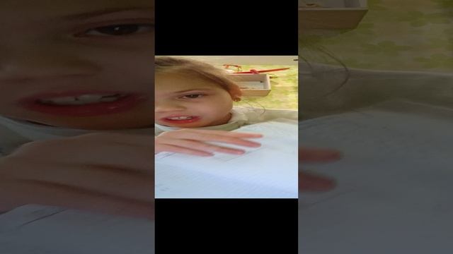 Молодой блогер после школы