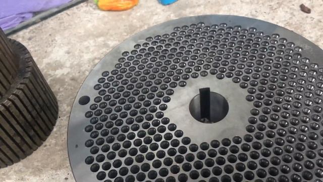 Гранулятор Комбикорма Для Свиней Матрица И Ролики Для Сергея Канал АгроПрогресс Channel AgroProgres смотреть онлайн