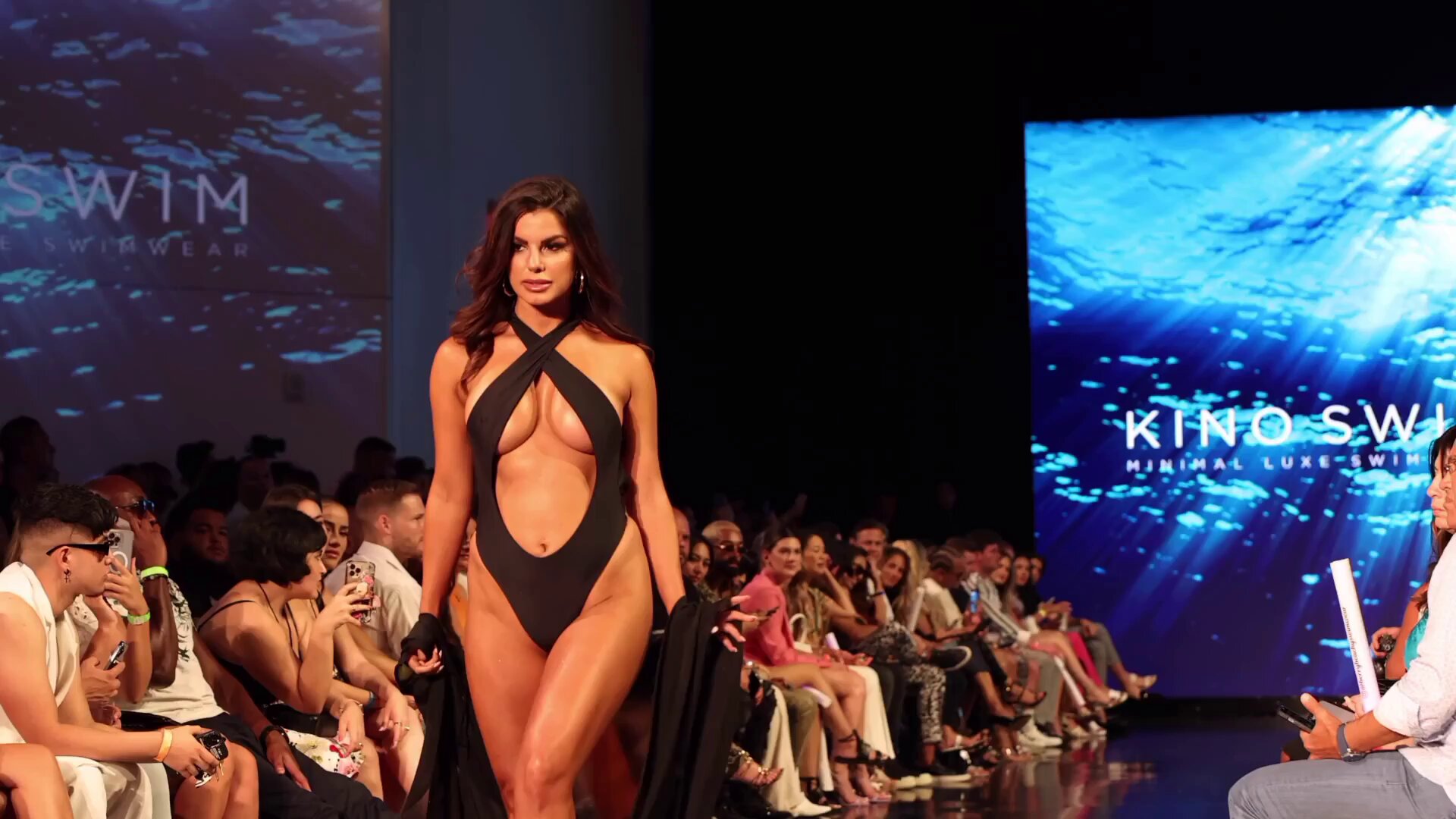 Kylie Minogue - Can't Get You Out Of My Head смотреть онлайн