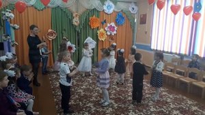 Шуточный танец "Весёлый каблучок" дети старшей группы
