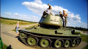 средний танк Т 34 85 _ танк внутри
