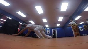 Richmond Axé Capoeira. Floor sequence