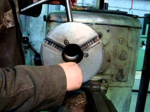 ТОКАРНЫЙ ПАТРОН  Как эффективно чистить патрон.