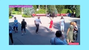 146. Танцуй красавица. Танцевать ретро танцы в парке горького Харькова под танцевальную музыку.