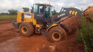 XCMG Wheel Loader Treating water logged area