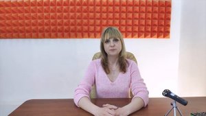 Офисные таблички из оргстекла на дистанционных держателях