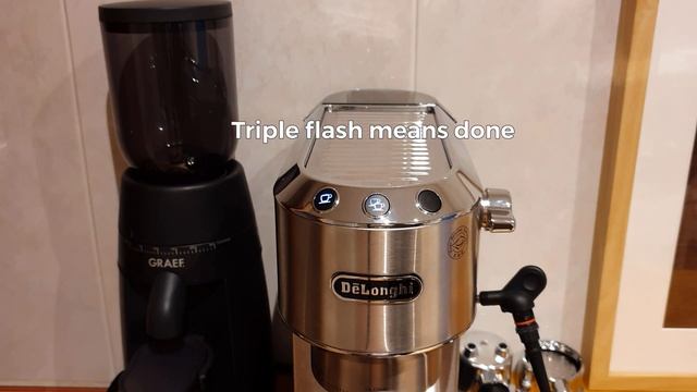 How To Program The Water Temperature And Hardness With Delonghi Dedica EC685 смотреть онлайн