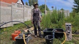 Абиссинка на склоне, дом и гнездо с аистенком. Теперь вода есть.