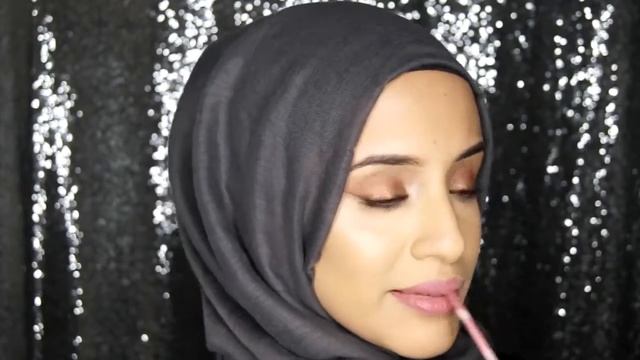 Жидкая матовая помада Kylie Birthday Edition. 6 удивительных оттенков в одном наборе! смотреть онлайн