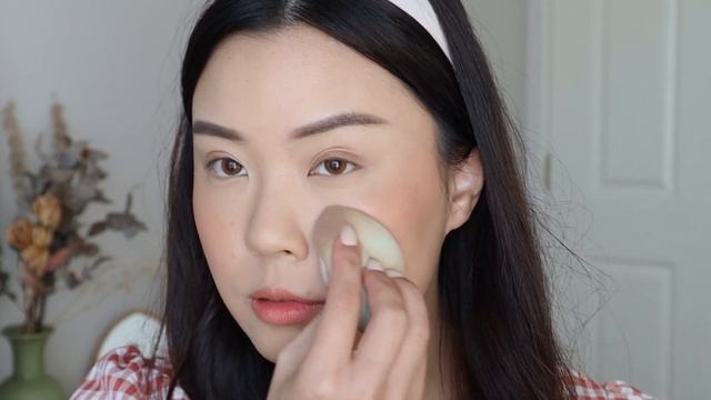 EM COSMETICS SO SOFT & MOONBEAM CUSHION REVIEW ? смотреть онлайн