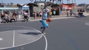 Bugs Bunny & Marvin Martian 2v2