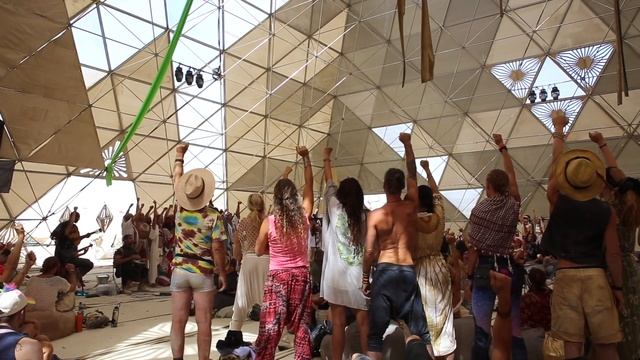 INSIDE Burning Man 2019 | Something we need to explain... смотреть онлайн