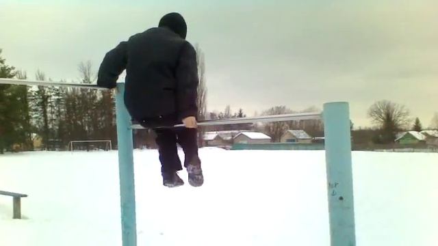 Елементы на турнике!!! Нам по 13 лет!!! смотреть онлайн