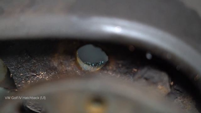 Как да сменим задни датчик ABS на VW GOLF 4 [AUTODOC УРОК] смотреть онлайн