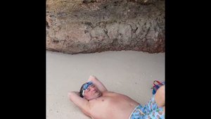 Ох! Как спасаться, когда наступил на морского ежа.