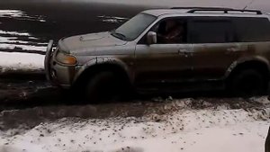 Нива вытягивает Mitsubishi Pajero Sport (Мицубиси Паджеро Спорт) Часть 1