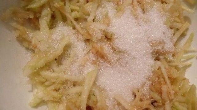 Пончики с яблочной начинкой