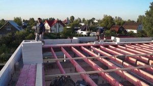 Дом с плоской крышей. Монтаж стропильной системы четырехскатной вальмовой крыши. Чердачное перекрыти