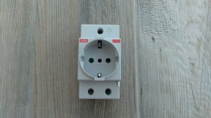 Обзор на щитовую розетку ABB 2Р+N 16A 2CSM110000R0701, M1173