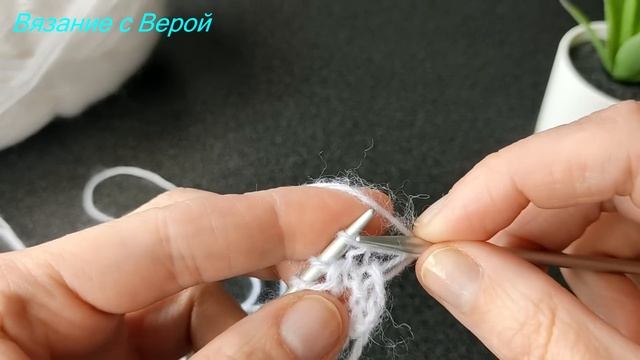 ??ВЯЖЕТСЯ С ЗАКРЫТЫМИ ГЛАЗАМИ?АЖУРНЫЙ УЗОР СПИЦАМИ#вяжетсязакрытымиглазами#вязаниесверой #узоры