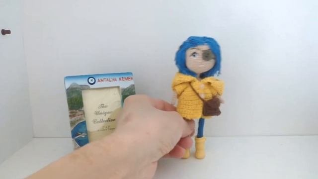 Куколка амигуруми Коралина