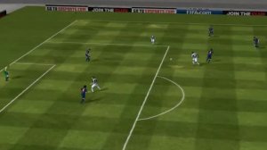 Отбор мяча у штрафной FIFA 13 iPhone/iPad - FC Barcelona vs. Juventus