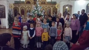 Младенец Иисус рождён был в ту ночь, чтоб людям страдающим в мире помочь