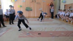 Танец Десантники  Подготовительная группа  23 февраля