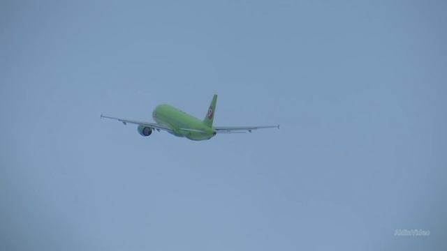 Взлеты в снегопад и А-380, Домодедово 13.01.2020. смотреть онлайн
