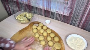 Пирожки из кукурузной муки с вкусной начинкой!