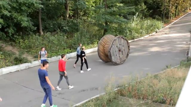 VLOG ● Сумасшедшие на улице смотреть онлайн