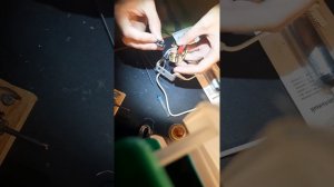 Зарядка телефона не работает. Конденсатор вздулся на плате микросхемы. Делаем замену!