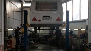 Установка рессор на прицеп дачу Niewiadow 126E Плюсы и минусы.