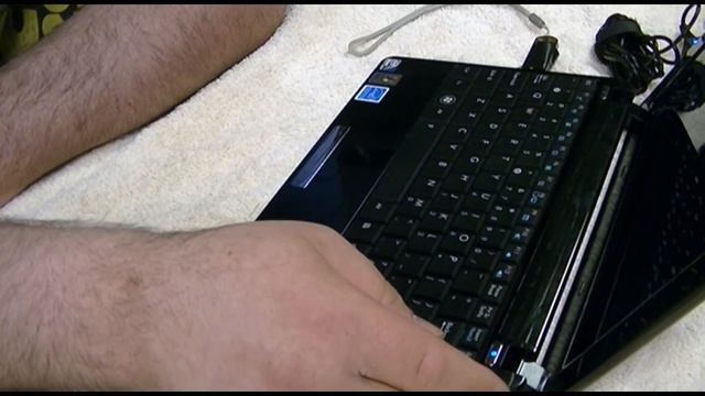ASUS Eee PC Refurbishment Part 2 - Reassembly  BIOS Flash