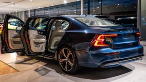 Volvo S60 2024 года — обзор интерьера и экстерьера.
