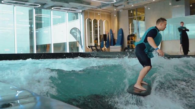 Категория Newbie внутриклубные соревнования по сёрфингу на искусственной волне в Surf Brothers