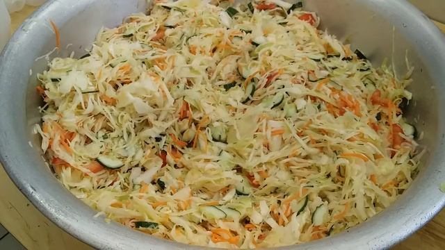 Плов с овощным салатом. Диетическая рыба. смотреть онлайн